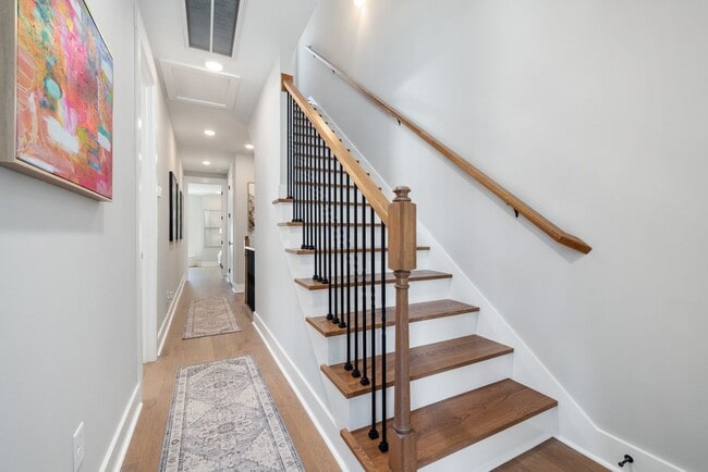 Building Photo - 223 Oceola Ave