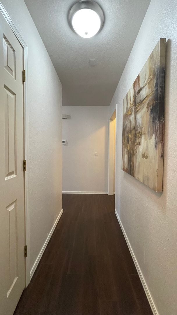 Building Photo - Gorgeous Pool Home w/ 4bd /2.5ba/Fireplace