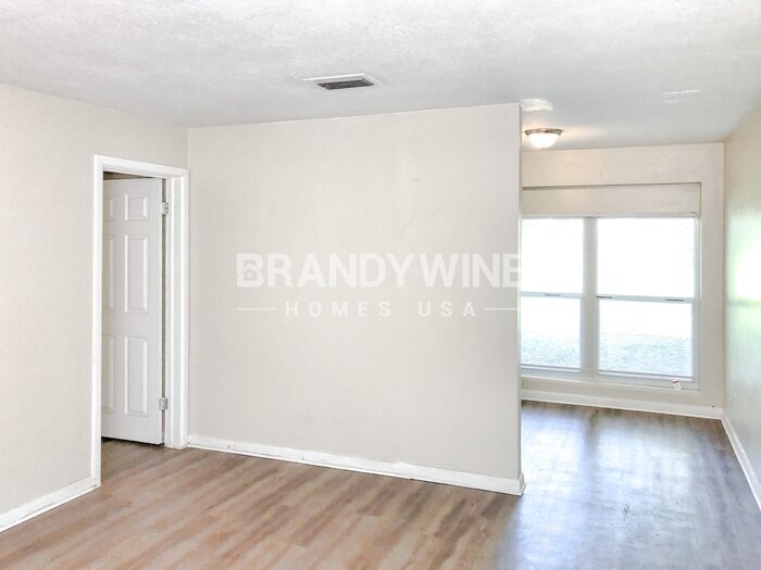 Building Photo - 6043 Park St