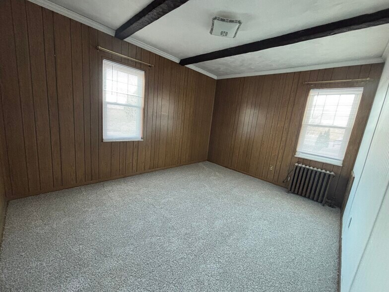 Building Photo - 211 Woodlawn Ave