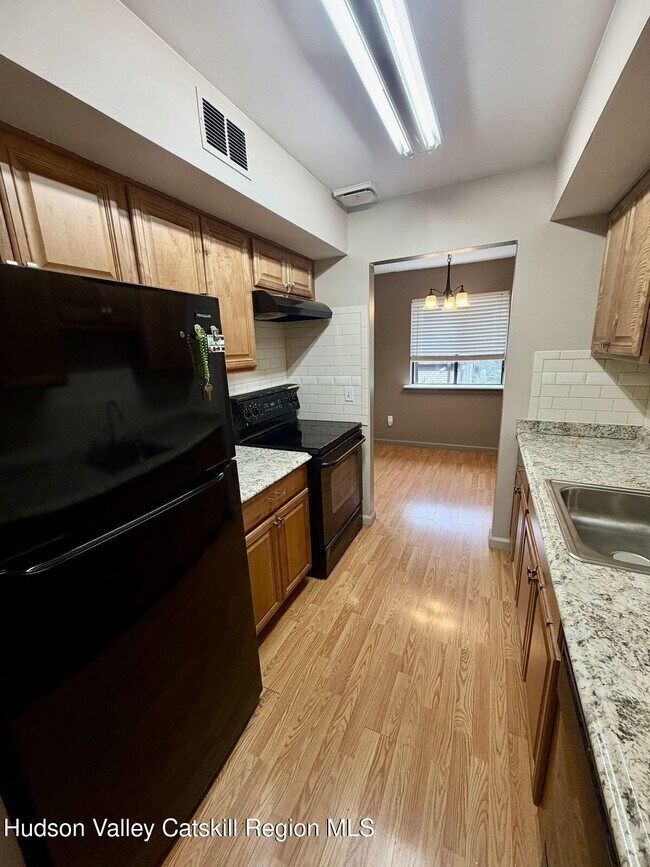 Building Photo - 616 Cherry Hill Dr