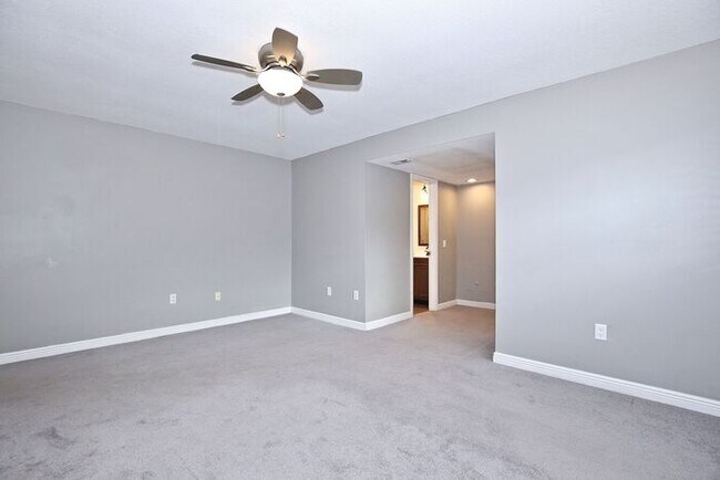 Building Photo - Gorgeous 4/2 Pool Home with a Covered Patio and a Large Fenced Backyard Located in Dr. Phillip's ...