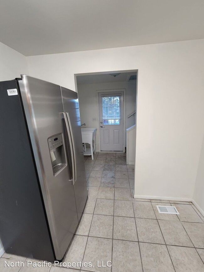 Building Photo - 4 br, 1 bath House - 10811 55th Ave S