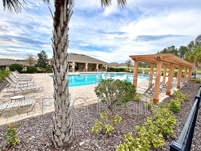 Building Photo - 345 Holly Berry Dr