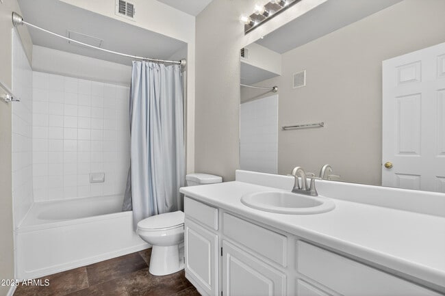 Building Photo - 5401 E Van Buren St