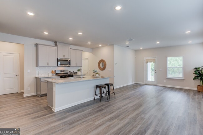 Building Photo - 1325 Lyon Wy Dr