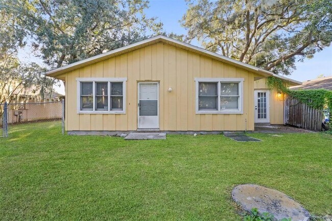 Building Photo - 4418 Highland Ln