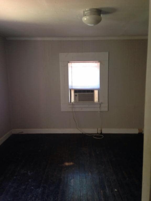 Building Photo - 160 Burney St