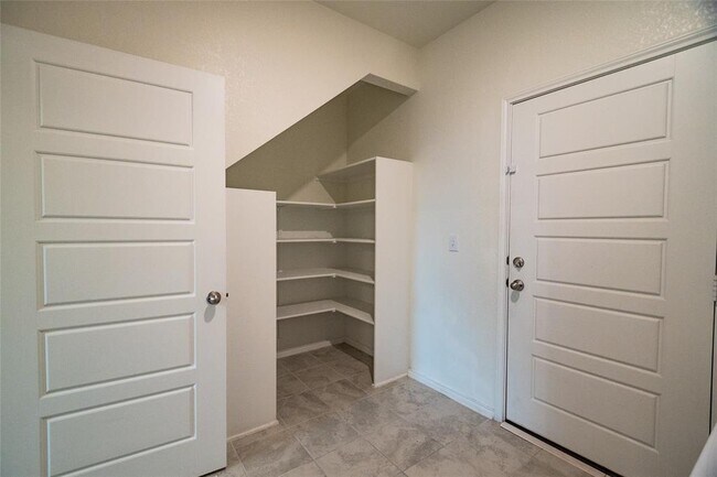 Building Photo - 6412 Carriage Pines Dr