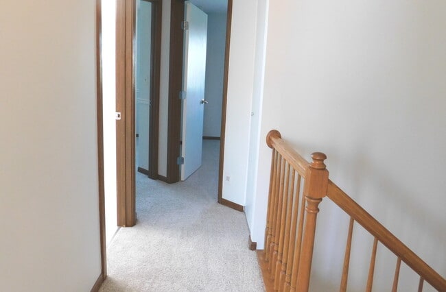 Building Photo - 1645 Hilton Head Dr