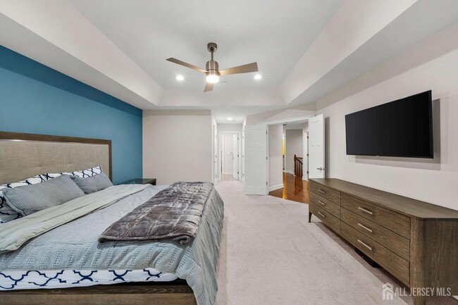 Building Photo - 2 Gonzalez Dr