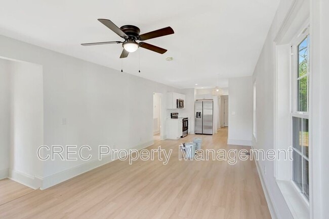 Building Photo - 2642 Ferrara Dr