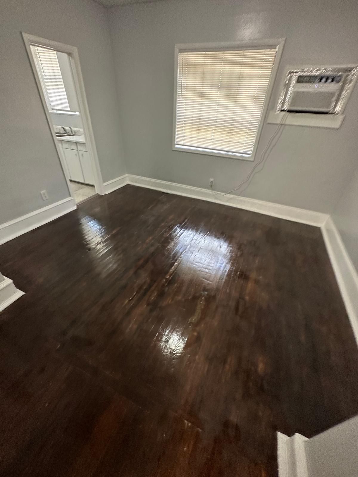 Building Photo - 1555 W 7th St