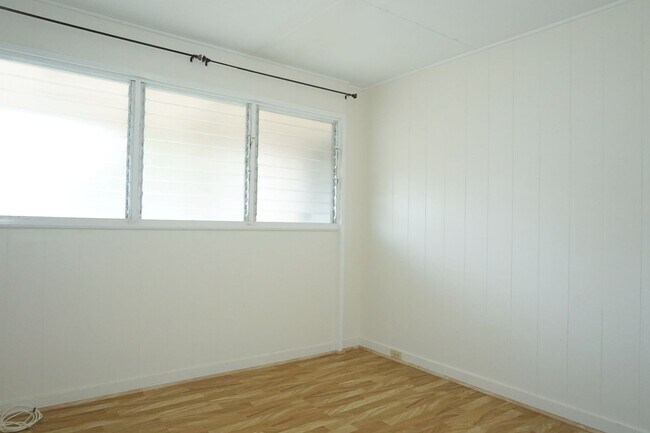 Building Photo - Pet Friendly Kailua House