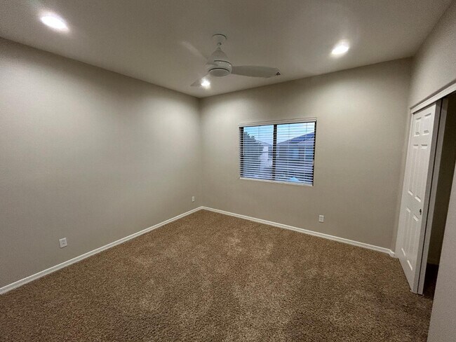Building Photo - 5411 W Rowel Rd