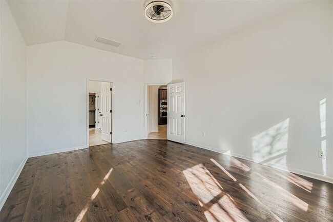 Building Photo - 212 Great Cir Cove