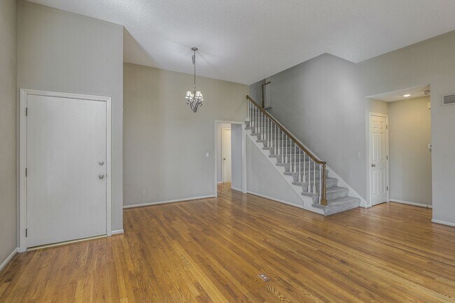 Building Photo - {11409} Updated Duplex in Fantastic Location + Two Car Garage + Main Level Master + Covered Deck