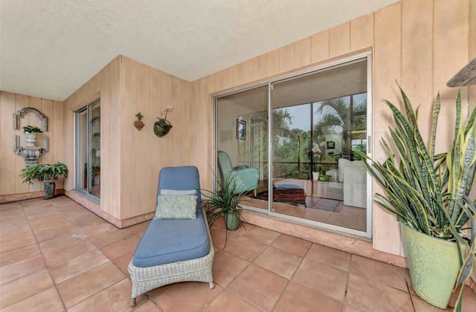 Building Photo - 1650 Pine Tree Ln