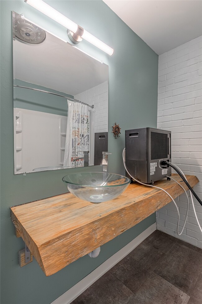 Building Photo - 356 Peach Is Rd