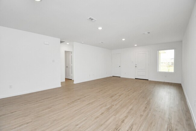Building Photo - 1615 Windrose Bnd