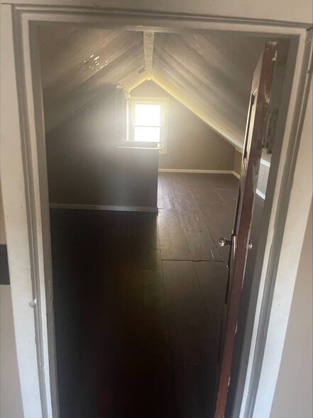 Building Photo - 1610 E Princeton Ave