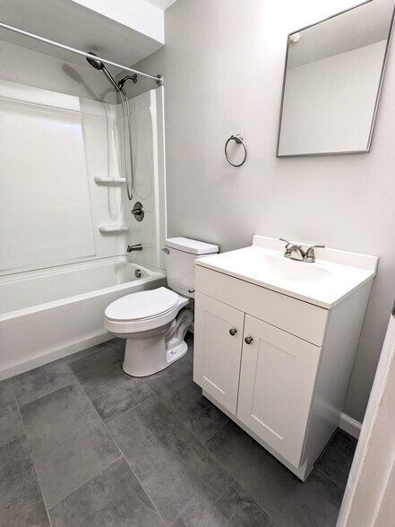 Bathroom - 164 Pointview Rd