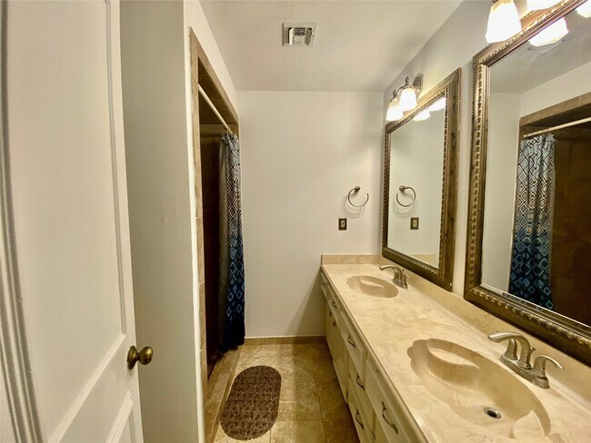 Building Photo - 14216 Horseshoe Bend