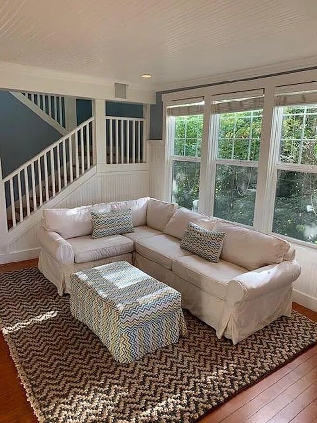 Building Photo - Gorgeous Waterfront Home on Bainbridge Island