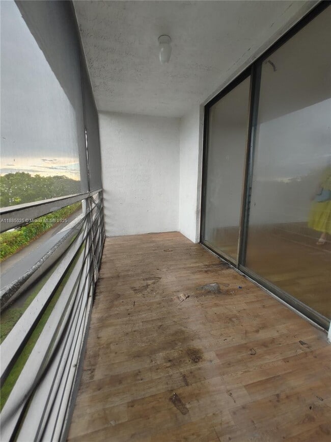 Building Photo - 1820 SW 81st Ave