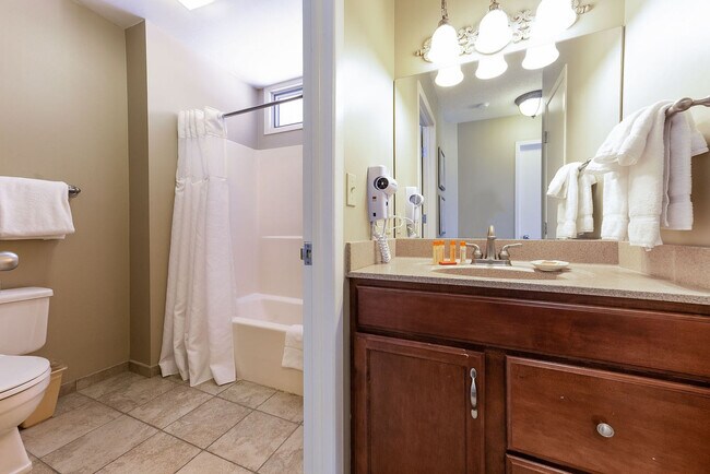 Building Photo - 5577 Creeks Crossing