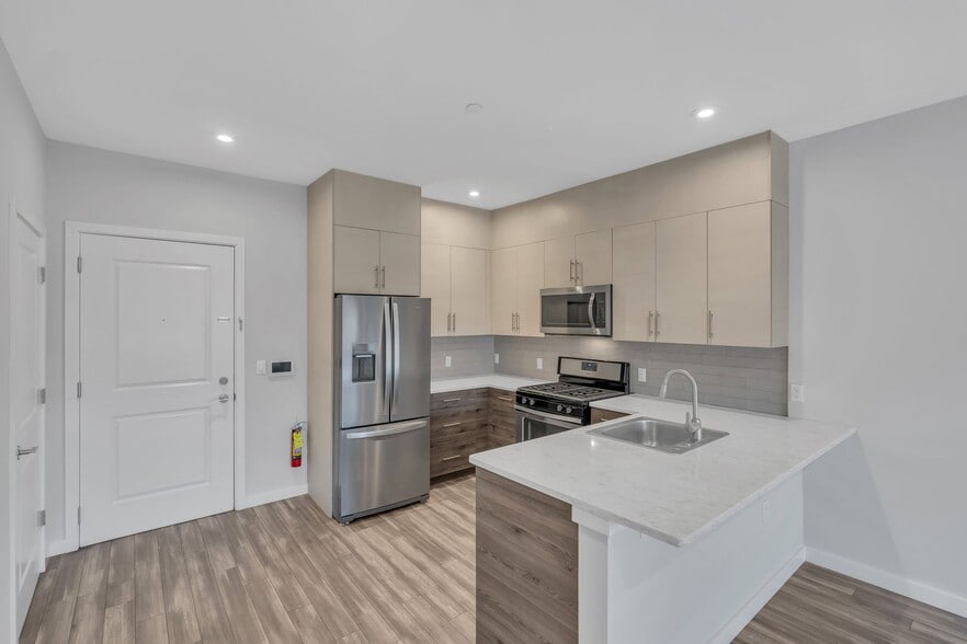 Interior Photo - Woodcliff Lake Commons