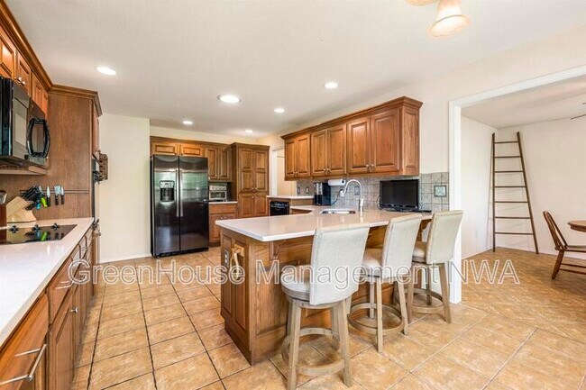 Building Photo - 28 Latshaw Dr