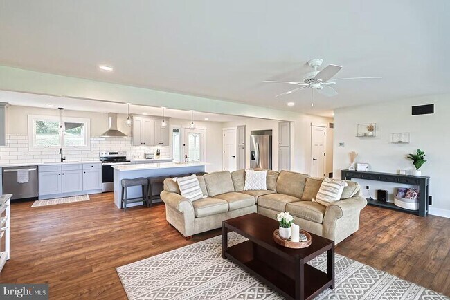 Building Photo - 790 Bendersville Wenksville Rd