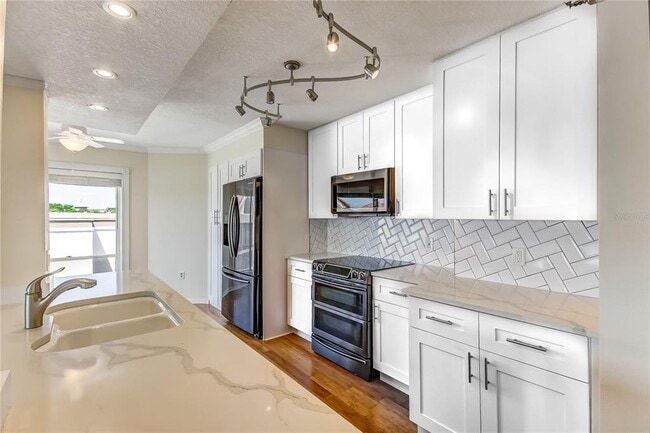 Building Photo - 204 Quayside Cir