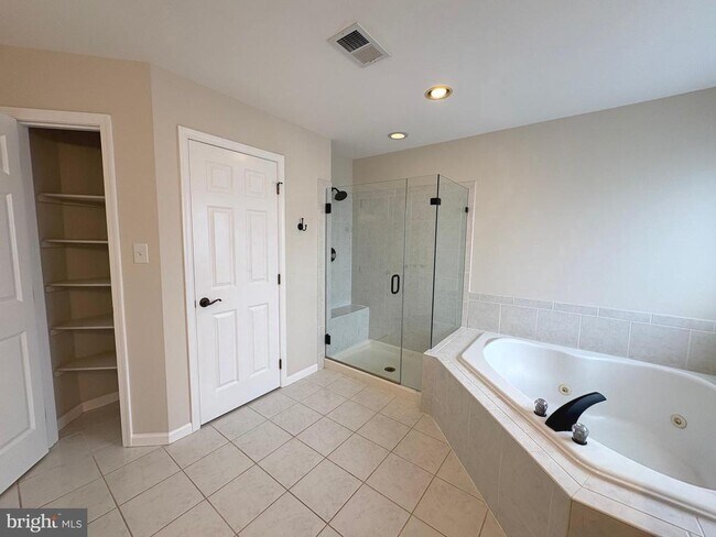 Building Photo - 1151 Fieldview Dr