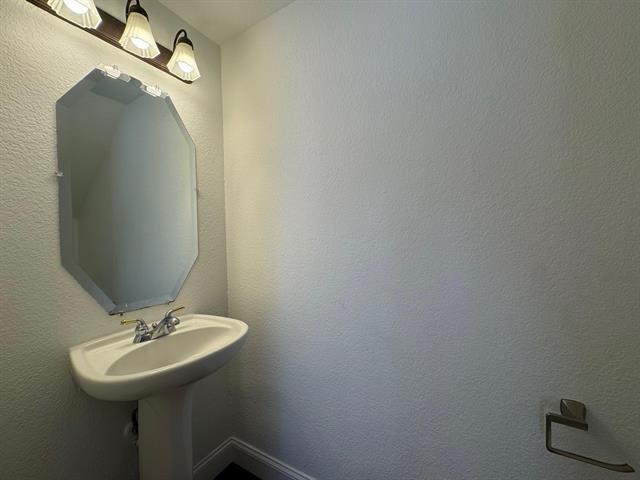 Building Photo - 3780 Navarro Way