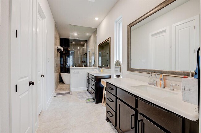 Building Photo - 5111 Maumee River Dr
