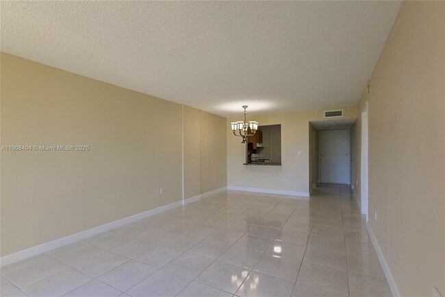 Building Photo - 13120 SW 92nd Ave