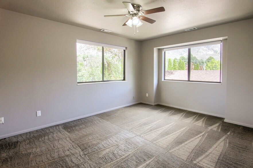 Building Photo - 1120 Canyon Rd