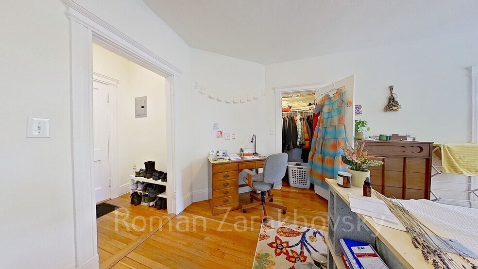 Building Photo - 74 Brainerd Rd