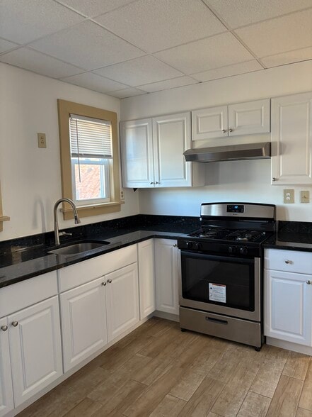 Building Photo - 314 South Ave E