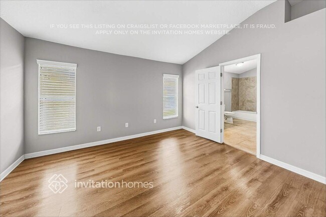 Building Photo - 3282 Merrick Ave