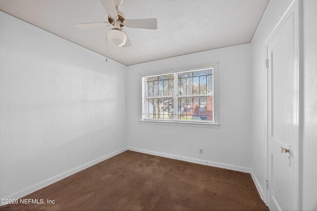 Building Photo - 345 E 44th St