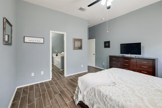 Building Photo - 316 Swenson Dr