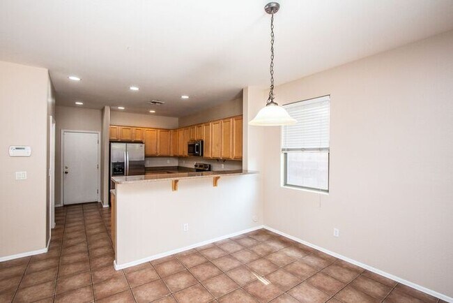 Building Photo - 5Bedroom/3Bath San Tan Vally Home!