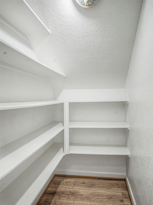 Building Photo - 6019 Dovetail Cliff Ct