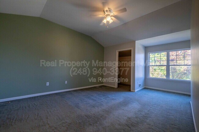 Building Photo - 264 E Palmer St