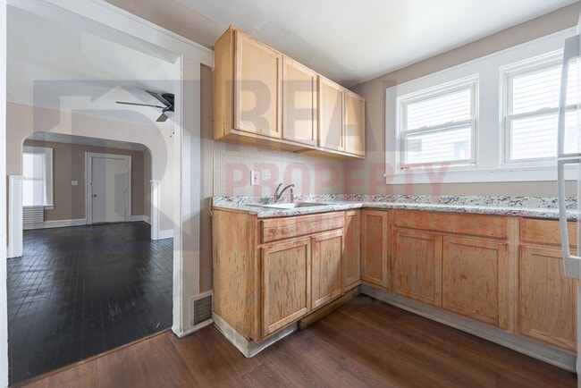 Building Photo - 15714 Huntmere Ave