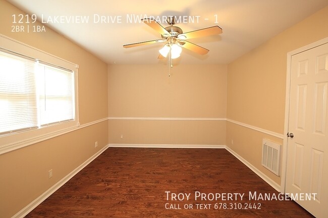 Building Photo - 1219 Lakeview Dr NW