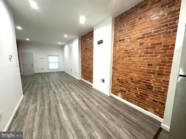 Building Photo - 2654 Wilkens Ave